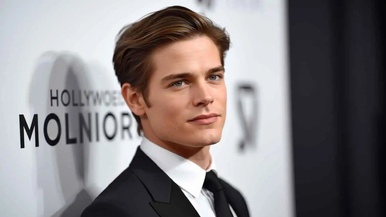 You are currently viewing Matthew Lawrence Net Worth 2026: Career, Earnings & Wealth Breakdown