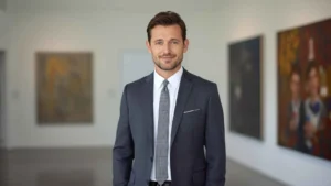 Read more about the article Cooke Maroney Net Worth 2026: Art Career, Salary & Wealth Explained